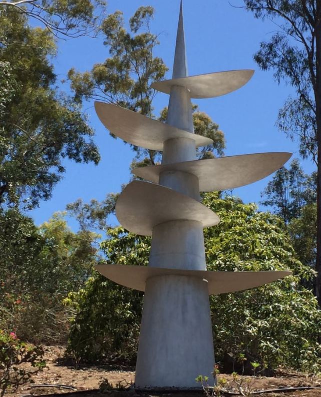 Alta Vista Gardens Steel Tree