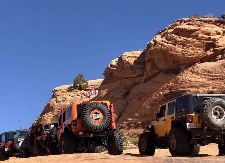 Moab four-wheel driving tour