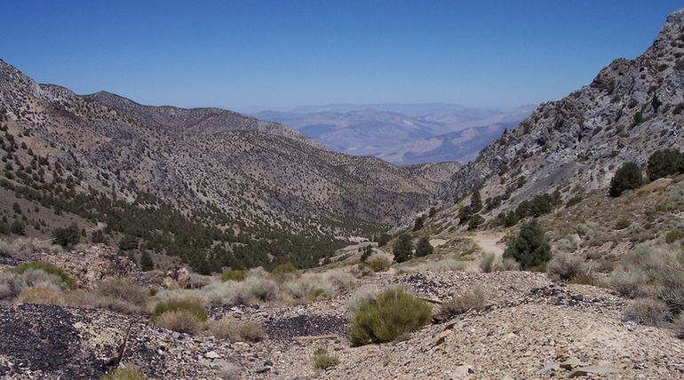 Road to Cerro Gordo Ghost Town