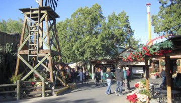 Knott's Berry Farm Christmas Craft Fair