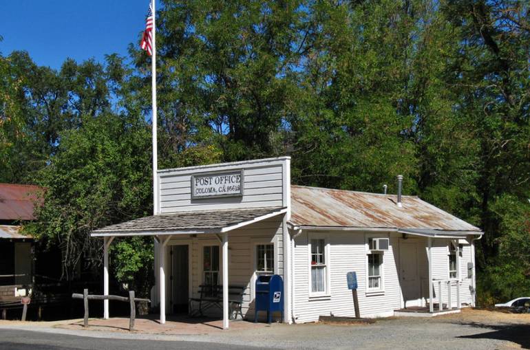 Coloma Post Office