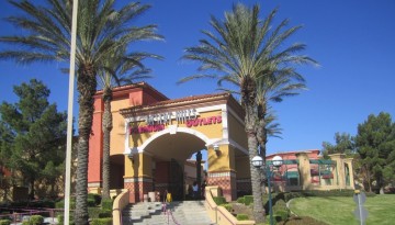 Desert Hills Outlet Mall Palm Springs Day Trip