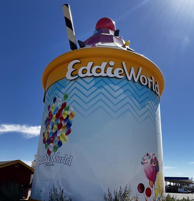 Eddie World Yermo, California