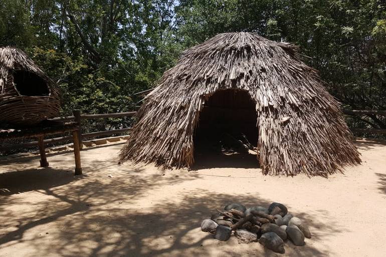 Heritage Hill Historical Park Native Hut