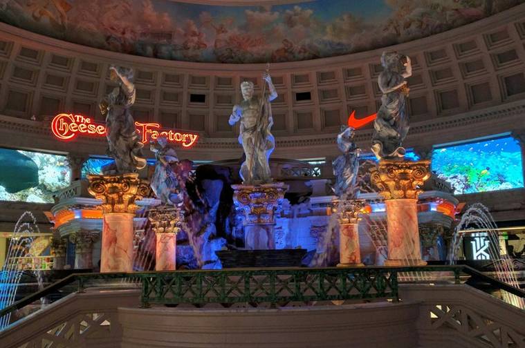 Atlantis Water Show Forum Shops