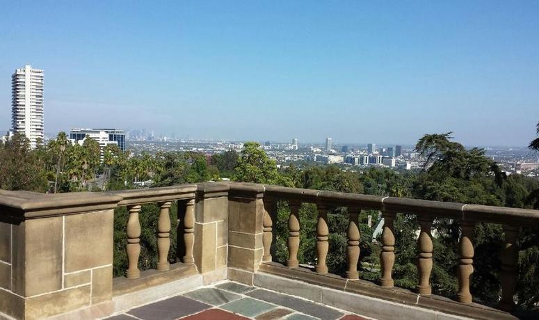 Greystone Mansion Terrace 