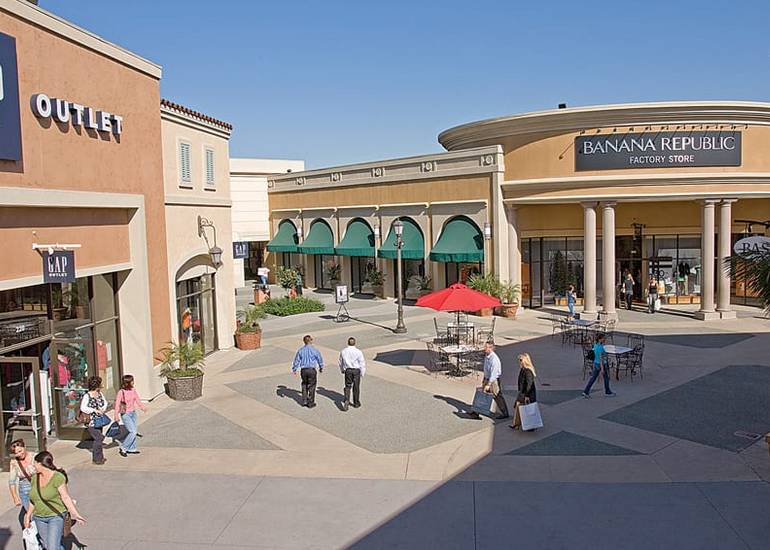 Las Americas Premium Outlets