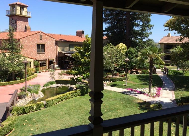 Paso Robles Inn Courtyard