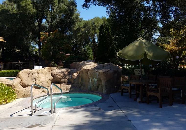 Paso Robles Inn Pool Area