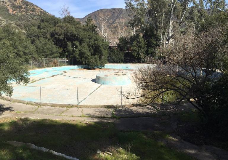 Peter Strauss Ranch Lake Enchanto Pool