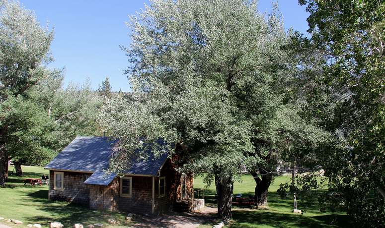 Twin Lakes Resort Cabin